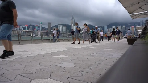 Timelapse/ hyperlapse of Tourists visiting the Avenue of the Stars Stockbeeldmateriaal 124986863