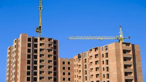 Timelapse of inhabitable house made from bricks with windows 動画素材 83885136