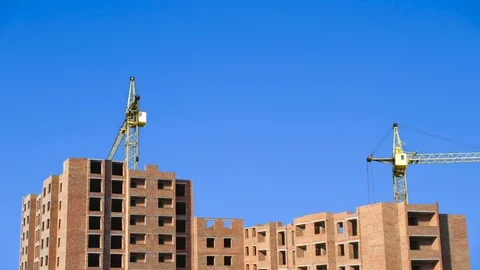 Timelapse of inhabitable house made from bricks Vídeo Stock 83885260