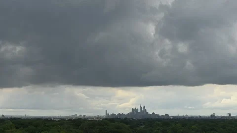 Timelapse of Intense Clouds Видео 144592311