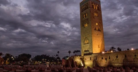 Timelapse Koutoubia Mosque in Marrakech at sunset and night on background of 스톡 동영상 72255510