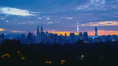 Timelapse of Kuala Lumpur city with dramatic cloud movement. Stock-Footage 102593569