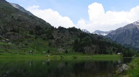 Timelapse lake on Pyrenees 스톡 동영상 63274626