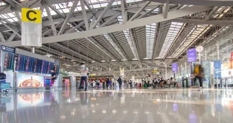 Timelapse landscape view inside the airport terminal Video stock 146972852