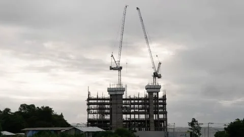 Timelapse Large construction sites are crowded with cranes Stock-Footage 147130878