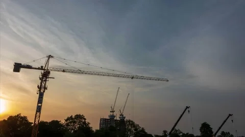 Timelapse Large construction sites are crowded with cranes Video stock 150379882