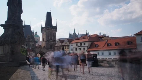 Timelapse of Lesser Town Bridge Tower, Prague Video stock 93213732