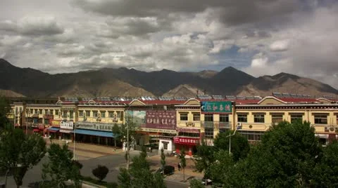 Timelapse Lhasa shops Vídeos de archivo 11593360