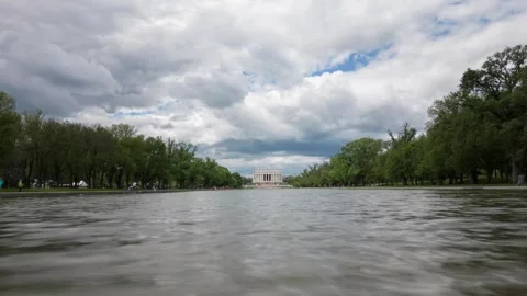 TIMELAPSE OF LINCOLN MEMORIAL REFLECTING POOL Stockbeeldmateriaal 240658032
