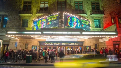 Timelapse Melbourne Comedy Theatre Front Lines Exhibition St Winter Stockbeeldmateriaal 70880553