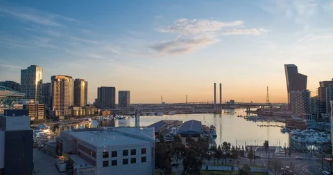 Timelapse of Melbourne Harbour in the evening in 4k 動画素材 95968298