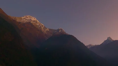 Timelapse of mesmerizing sunrise on snow-capped Himalayan peaks of Mt. Anna.. Stock-Footage 311882131