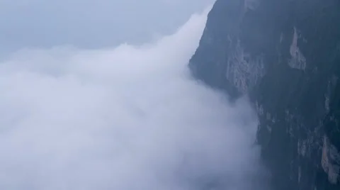 Timelapse of the mist and cloud in Mount Emei 4k Stock-Footage 40751705