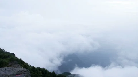 Timelapse of the mist and cloud in Mount Emei 4K Stock-Footage 40752361