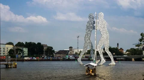 Timelapse of Molecule Men statue in the river Spree, Berlin Stock Footage 65994383