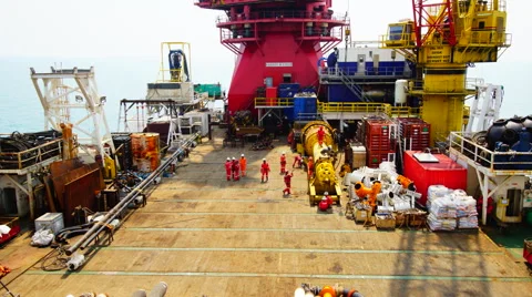 Timelapse moment rigging and slinging  on the barge. Stock Footage 55838256