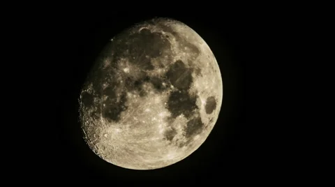 Timelapse of the moon passing by Vidéo 57368137