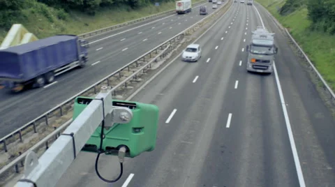 Timelapse of motoway traffic with speed camera Video stock 6531062