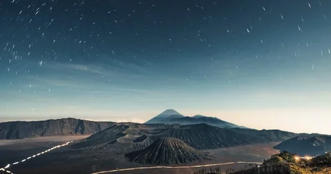 Timelapse Mount Bromo with comet effect, Java Island, Indonesia 4K Stock Footage 122995621