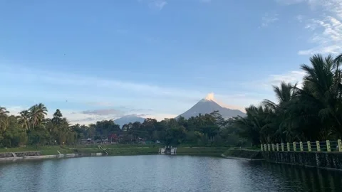 Timelapse of Mount Merapi. Video stock 236594788