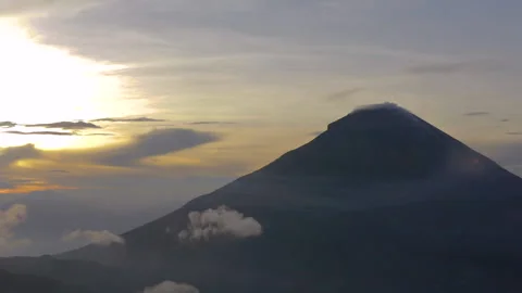 Timelapse Mountain with fog and cloud Stock Footage 142355033