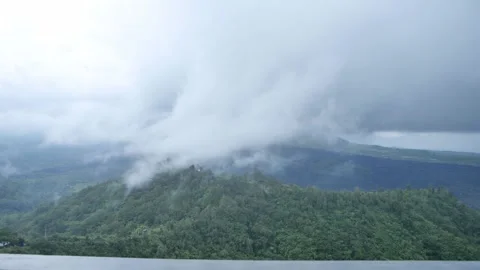 Timelapse of mountain hill cloud, cloudy day, raining day Video stock 174286894