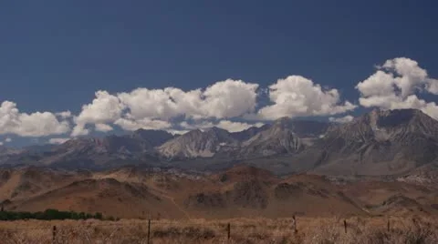 Timelapse of Mountains and Clouds in the California Sierras Video stock 18960971