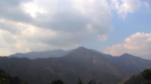 Timelapse mountains  blue sky and clouds Vídeo Stock 47743734