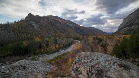 Timelapse with movement in the autumn mountains Stock Footage 169625524