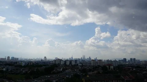 Timelapse of moving clouds in Kuala Lumpur, Malaysia 스톡 동영상 58348695
