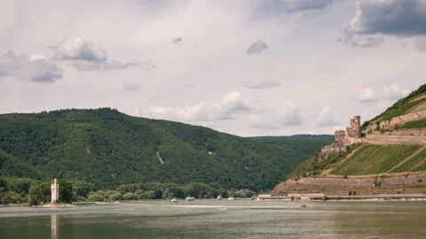 Timelapse - Moving clouds over the Rhine valley near Bingen, Germany Vídeo Stock 135871877