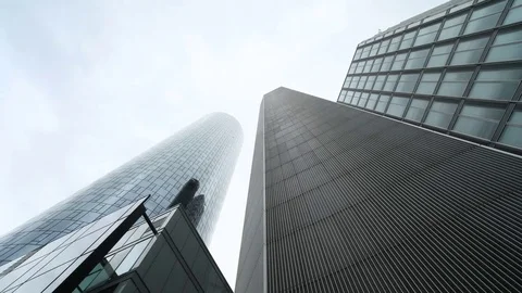 Timelapse of moving clouds over skyscrapers Vídeo Stock 81621690