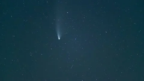 Timelapse of moving Comet c/2020 F3 Neowise Stock Footage 136085771