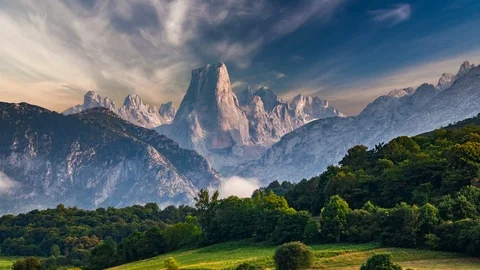 Timelapse of Naranjo de Bulnes at sunset. Picu Urriellu in Asturias, Spain Stock Footage 124518129