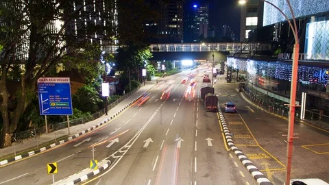 Timelapse night road traffic Kuala Lumpur, Malaysia 스톡 동영상 124274950