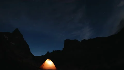 Timelapse of the night sky in the mountains. Stock-Footage 91960346
