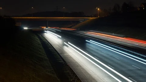 Timelapse night traffic on highway 库存影片 103095180