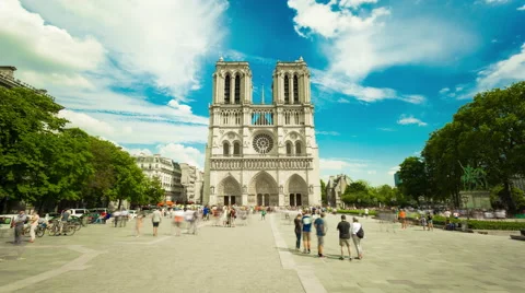 Timelapse Notre Dame de Paris, France in summer - zoom in 库存影片 67673394