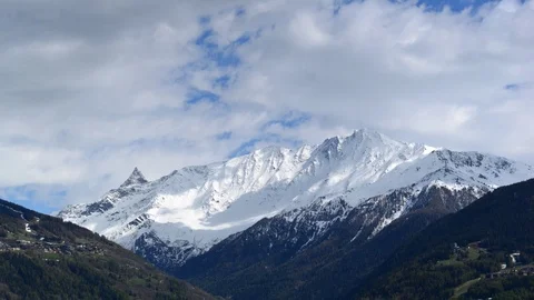 Timelapse nuage sur alliet Stock Footage 108647796
