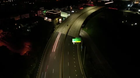Timelapse (or Hyperlapse) at night over Interstate 68 in Cumberland, Maryland Stockbeeldmateriaal 265350213