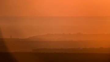 TimeLapse of Orange SunSet over the sea 스톡 동영상 85982245