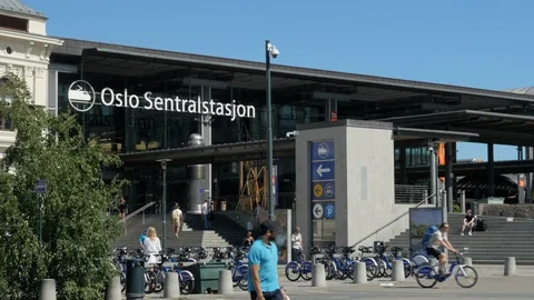 Timelapse of Oslo Central Station (Oslo S) in Oslo, Norway, back Video stock 95115445