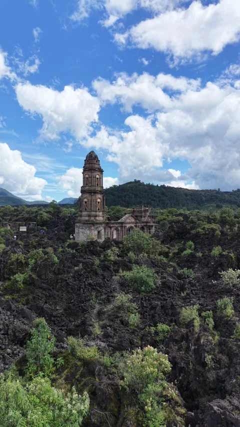Timelapse over ancient stone monument in Paricutin, Mexico 動画素材 348778242