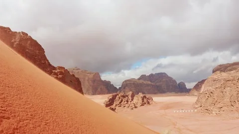 Timelapse panoramic zoom in view Wadi Rum Big Red Sand Dunes desert landsca.. Stock Footage 328726188