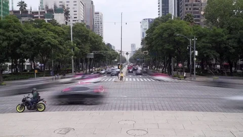 Timelapse on paseo de la reforma independence angel mexico city Stock Footage 84812206