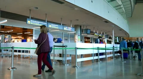 Timelapse of passengers checking in at the airport security line Stock Footage 63113745