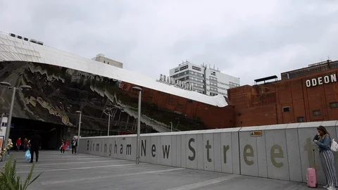 Timelapse of passengers coming and going at Birmingham New Street Station, UK Stock-Footage 91400971