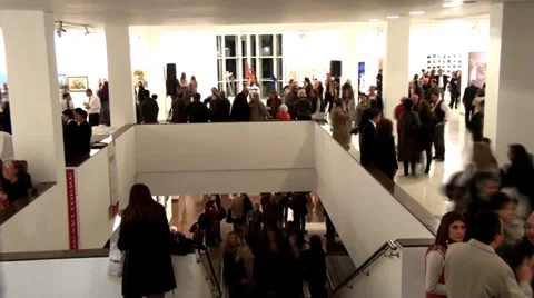 Timelapse People at the art gallery Vidéo 37200427
