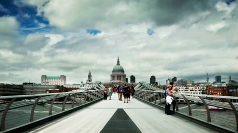 Timelapse People on the Millenium Bridge - London Video stock 8657168