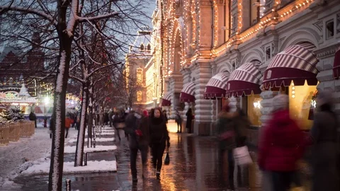 Timelapse, people walk by Red Square near GUM winter season Stockbeeldmateriaal 85881232